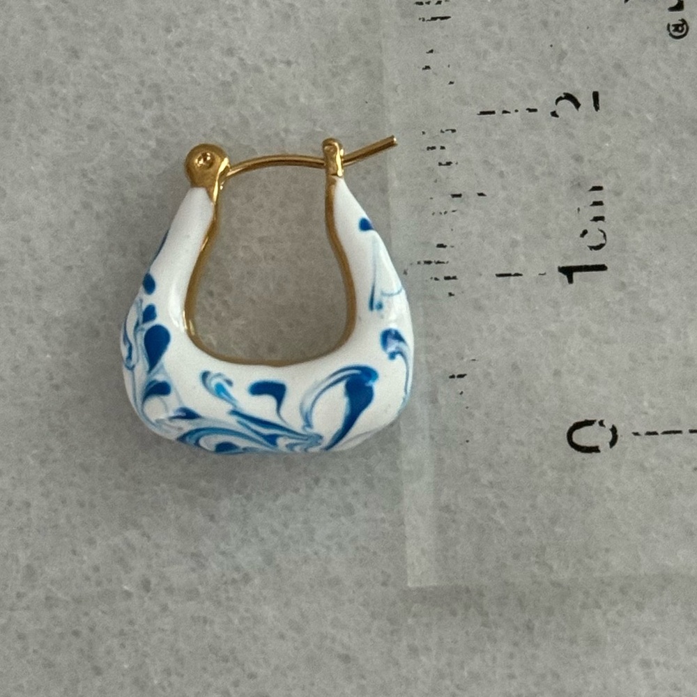 COPY - Gold White Blue Painted Oriental Geometric Hoop Earrings 

Brand New - Picture 3 of 6